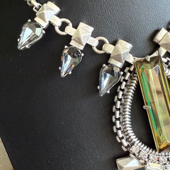 Stella & Dot Art Deco Necklace Amulet Amber Smoky Crystals Silver Tone Adjustabl - Picture 3 of 10